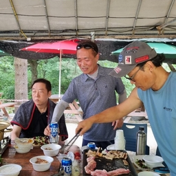 피드에 업로드 된 이미지