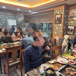 피드에 업로드 된 이미지