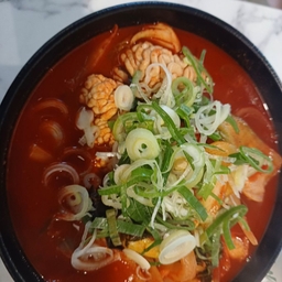 피드에 업로드 된 이미지