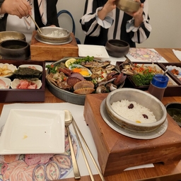 피드에 업로드 된 이미지