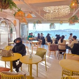 피드에 업로드 된 이미지