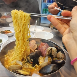 피드에 업로드 된 이미지