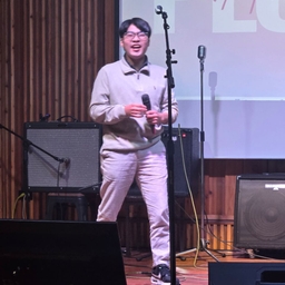 피드에 업로드 된 이미지