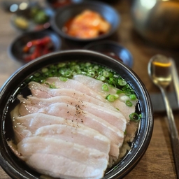 피드에 업로드 된 이미지