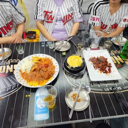 피드에 업로드 된 이미지