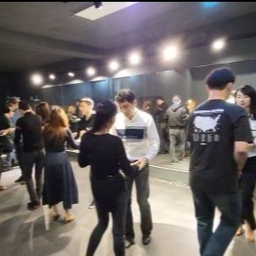 피드에 업로드 된 이미지