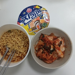 피드에 업로드 된 이미지