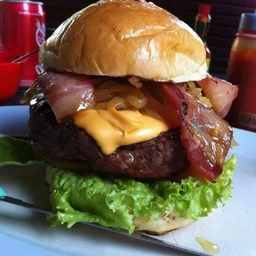 피드에 업로드 된 이미지