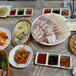 피드에 업로드 된 이미지