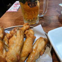 피드에 업로드 된 이미지