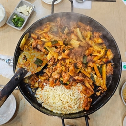 피드에 업로드 된 이미지