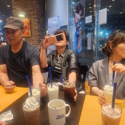 피드에 업로드 된 이미지