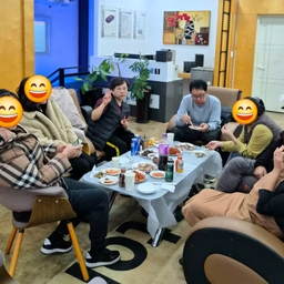 피드에 업로드 된 이미지