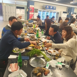 피드에 업로드 된 이미지