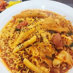 피드에 업로드 된 이미지