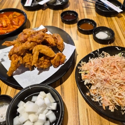 피드에 업로드 된 이미지