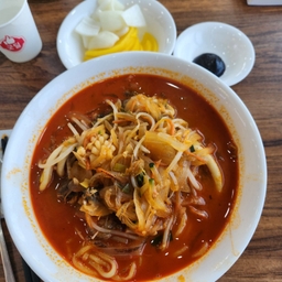 피드에 업로드 된 이미지