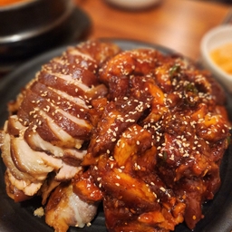 피드에 업로드 된 이미지