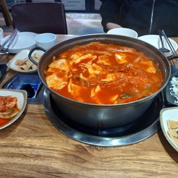 피드에 업로드 된 이미지