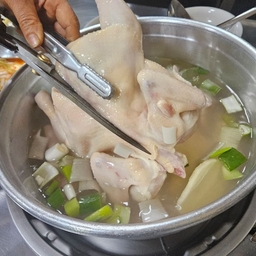 피드에 업로드 된 이미지