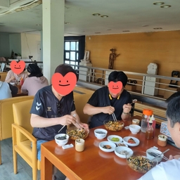 피드에 업로드 된 이미지