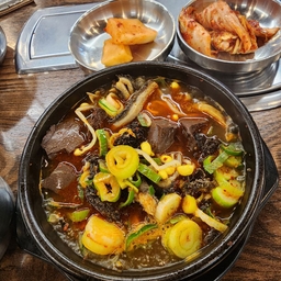 피드에 업로드 된 이미지