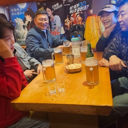 피드에 업로드 된 이미지