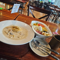 피드에 업로드 된 이미지