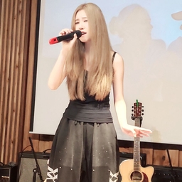 피드에 업로드 된 이미지