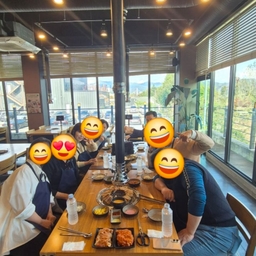 피드에 업로드 된 이미지