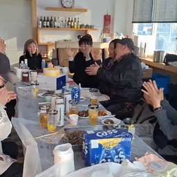 피드에 업로드 된 이미지