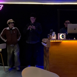 피드에 업로드 된 이미지