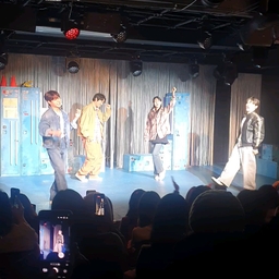 피드에 업로드 된 이미지