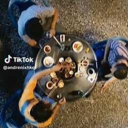 피드에 업로드 된 이미지