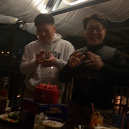 피드에 업로드 된 이미지