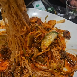 피드에 업로드 된 이미지