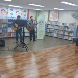 피드에 업로드 된 이미지