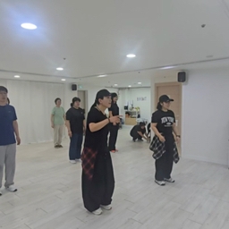 피드에 업로드 된 이미지