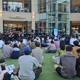 피드에 업로드 된 이미지