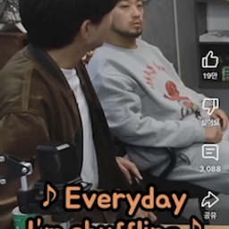 피드에 업로드 된 이미지