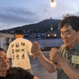 피드에 업로드 된 이미지