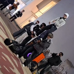 피드에 업로드 된 이미지