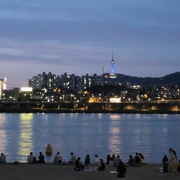 피드에 업로드 된 이미지
