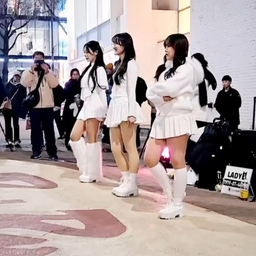 피드에 업로드 된 이미지