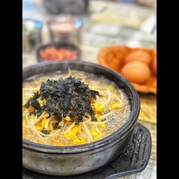 피드에 업로드 된 이미지